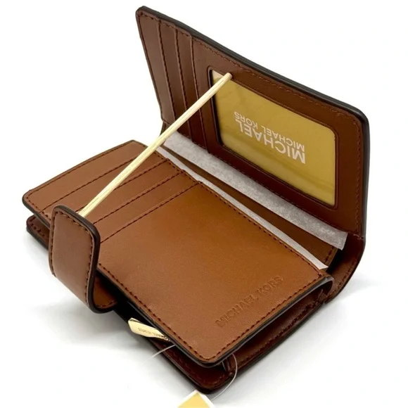 Michael Kors Medium Jet Set Travel Zip Chain Bifold Wallet - Brown Signature - Picture 6 of 7